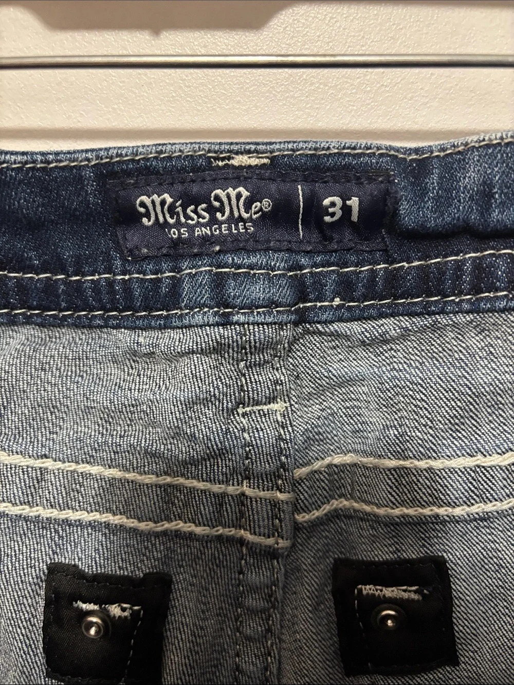 Miss Me Mid Rise Denim Shorts Style E3444H70 Size 31 - Picture 4 of 5